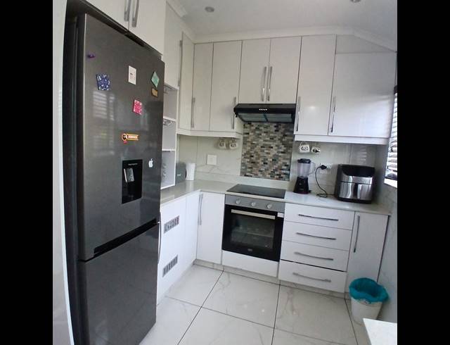 3 BEDROOM HOUSE FOR SALE IN MONTCLAIR